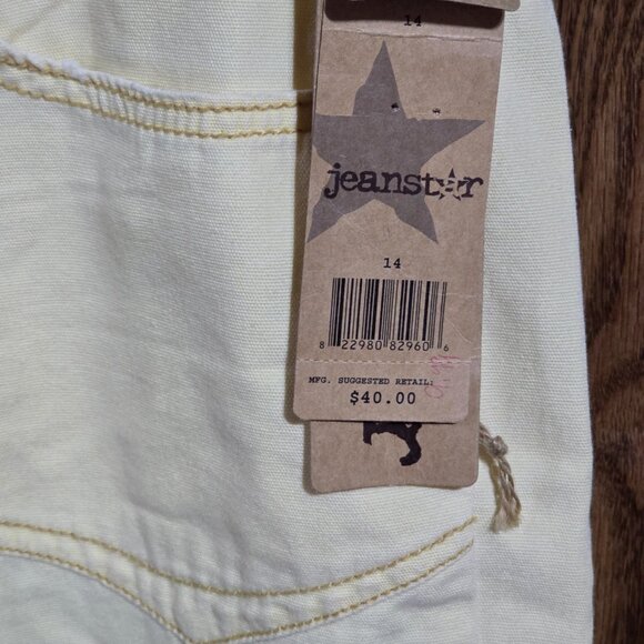 Jeanstar Yellow (canary) Capri's Size 14 Cuffed NWT - Picture 3 of 4